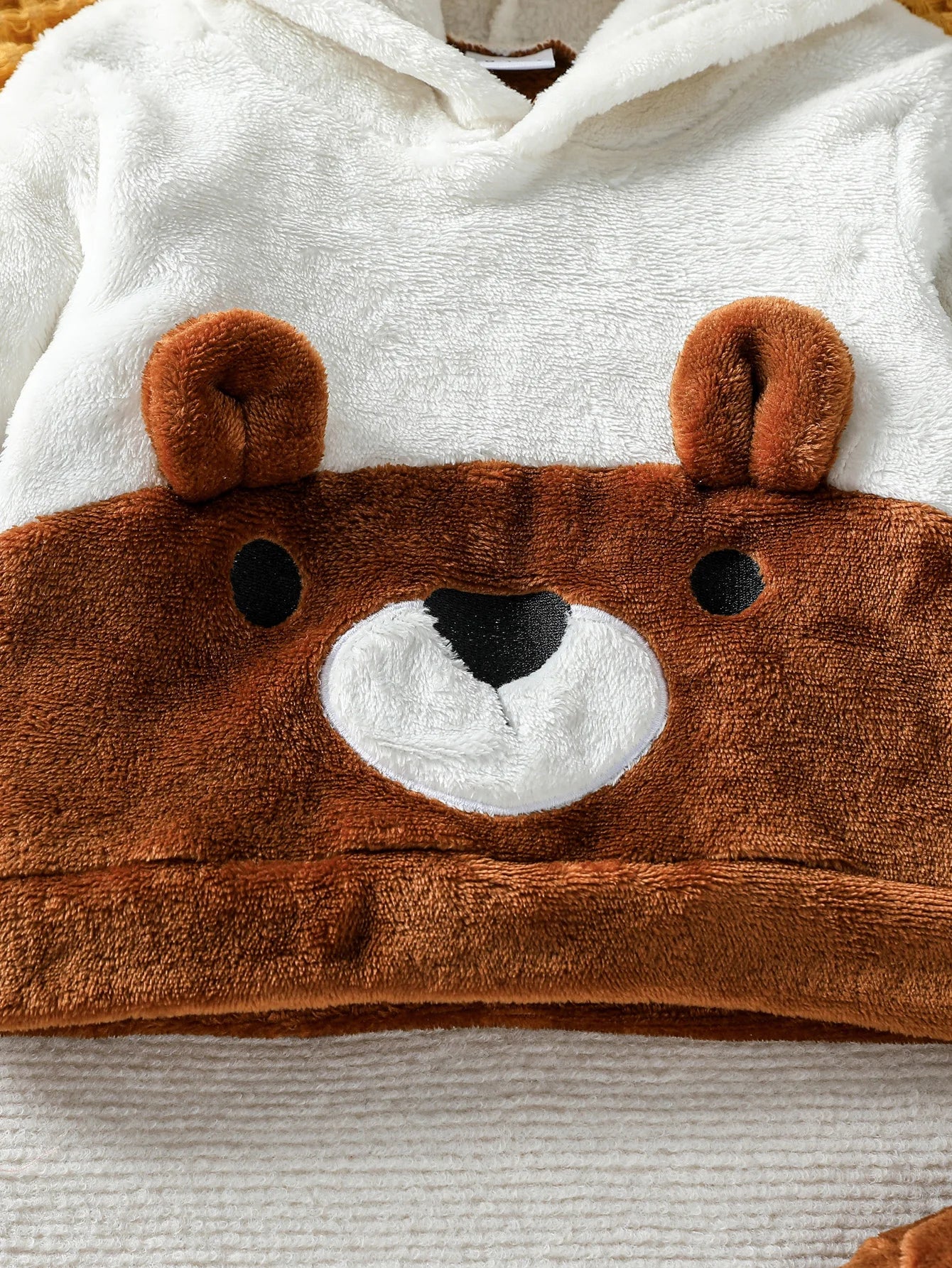 Baby Winter Plush Outfit – 2PCS Hoodie Set (0–12M)