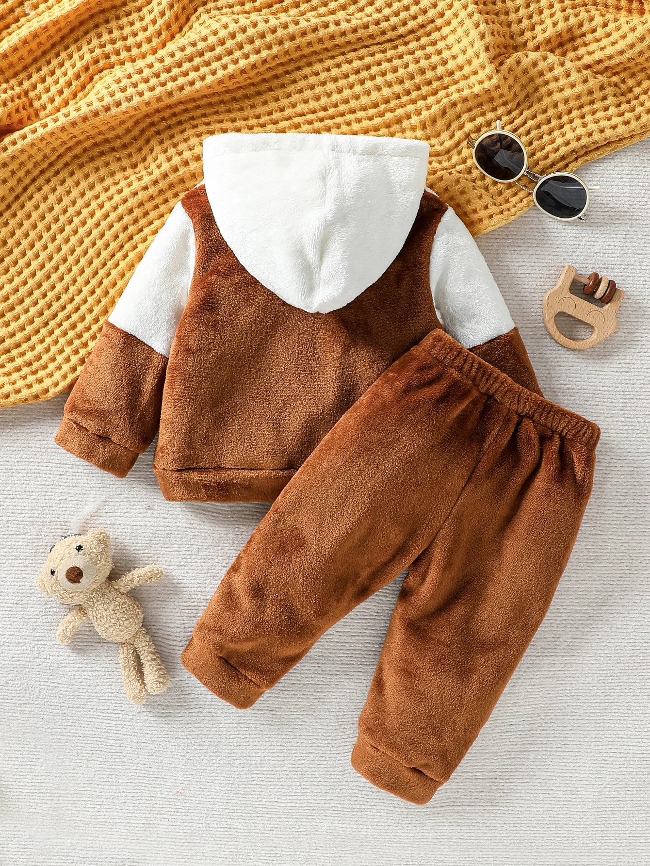 Baby Winter Plush Outfit – 2PCS Hoodie Set (0–12M)