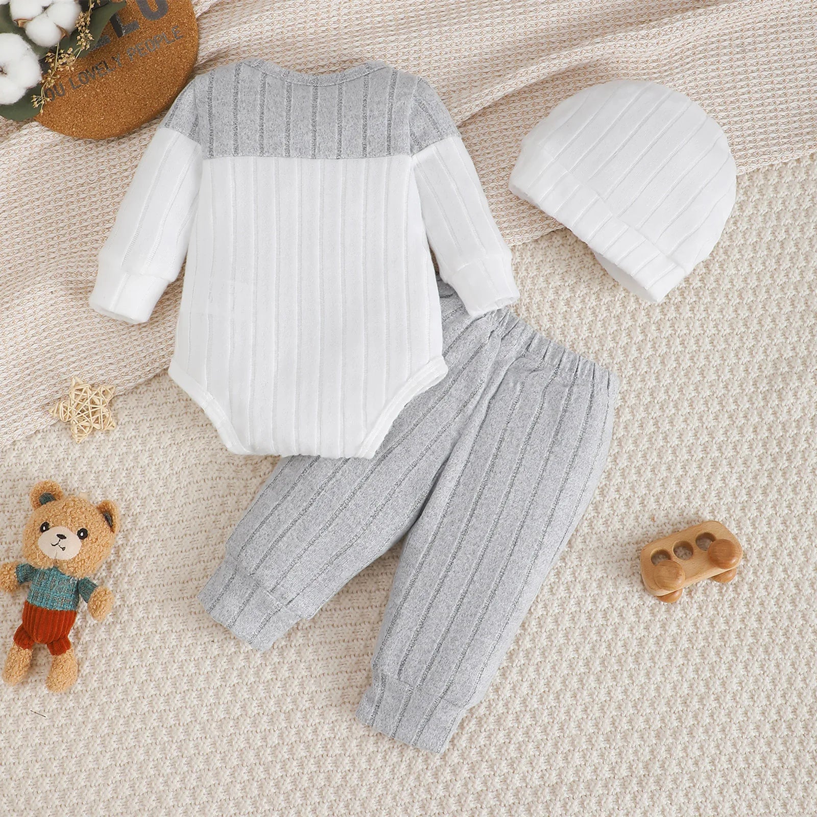 Color Block Baby Boy 3-Piece Outfit Set (Bodysuit, Pants & Hat)